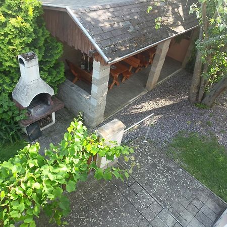 Dom v Záhrade Hotel Podhájska Exterior foto