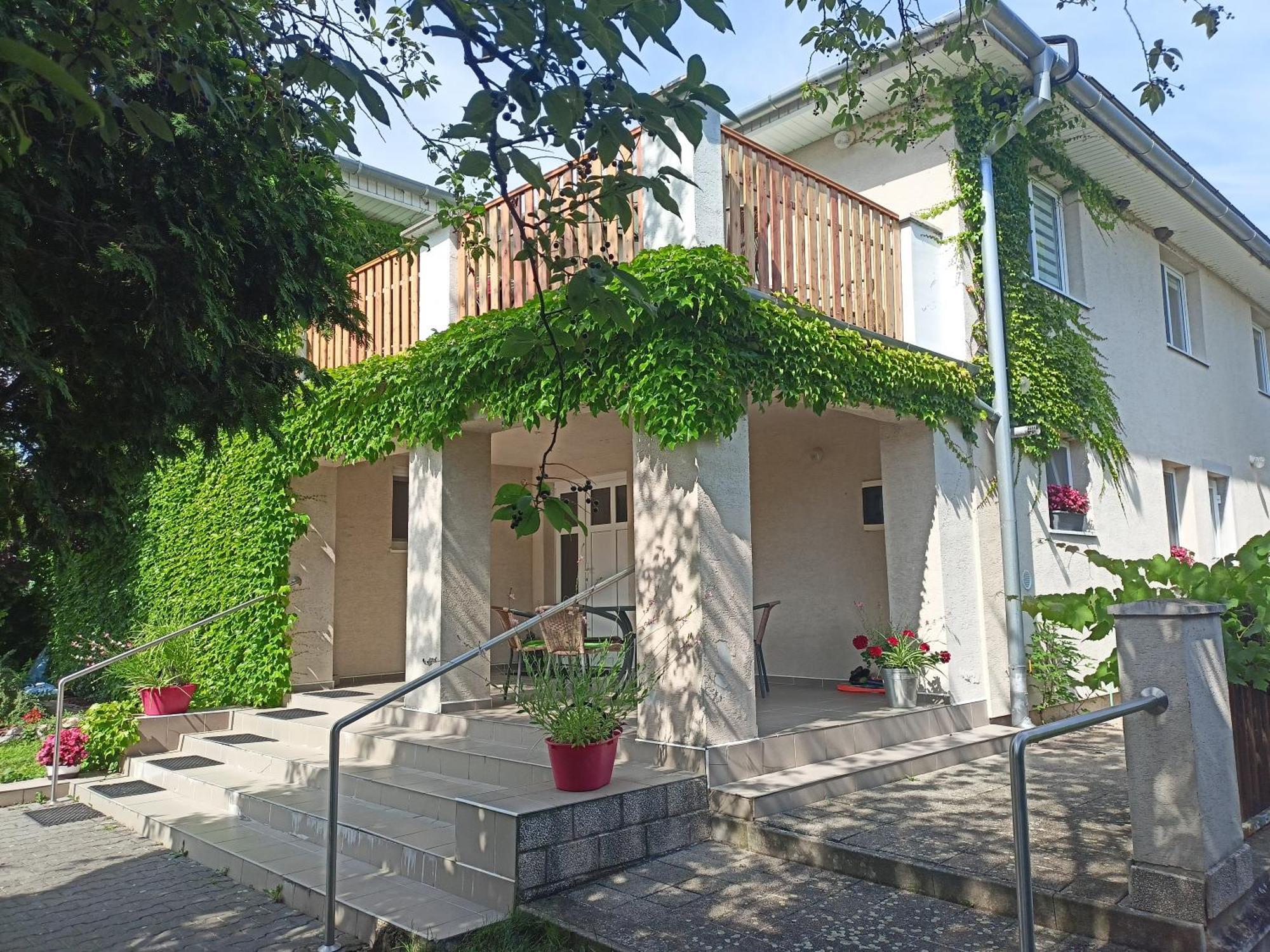 Dom v Záhrade Hotel Podhájska Exterior foto